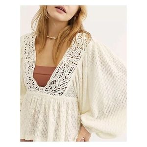 FREE PEOPLE L MAUI WOWIE CROCHET TOP.